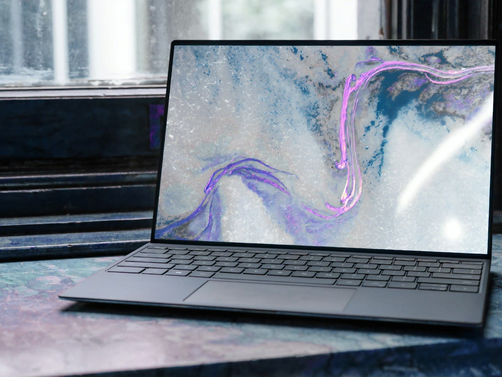 Dell 15 side